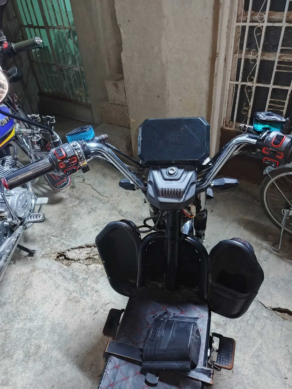 شحن للبيع 6 بطاريات السعر 550 رقم وات ساب ***********
