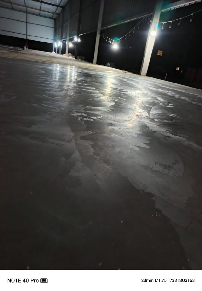 متوفر كادر صب وسقل جميع أنواع الأرضيات والشوارع ومحطات الوقود وجميع الدوائر الحكوميه والأهلية نعمل بجميع المحافظات وبأسعار مناسبة للأستفسار الاتصال أو المراسلة عبر  ***********
