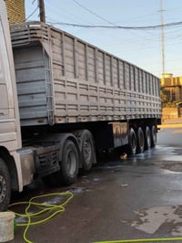 مكلف بالنشر • شاحنات