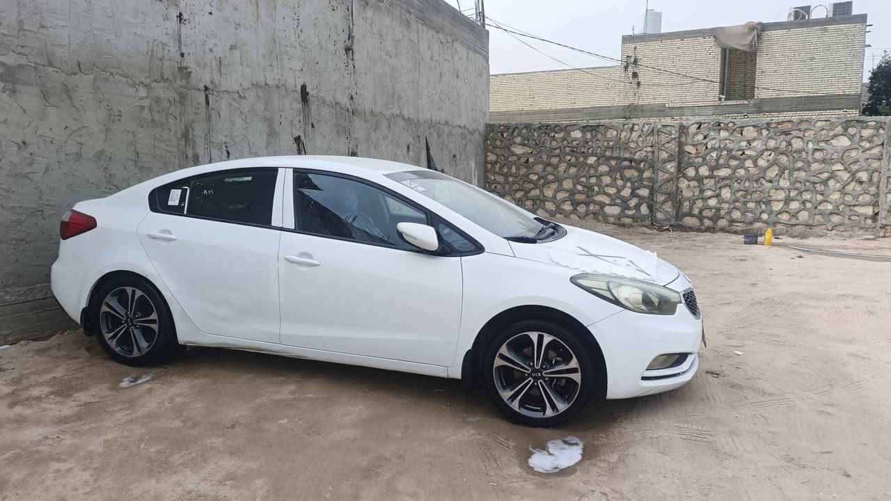 سلام عليكم كيا سيراتو 2013 سياره كفاله عامه عدا البارد فقط بدون صبغ بدون تبديل سياره كير مكينه حداديه خير من الله محرك 1600رقم أربيل وكاله أو تحويل موصفات نص فول معروفه موصفتها السعر ب 104 وبيها مجال الاستفسار أكثر عل رقم *********** مكاني نجف
