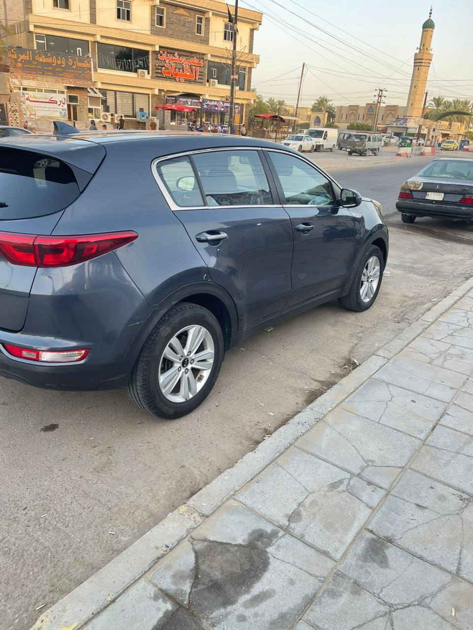 السلام عليكم سبورتج موديل ٢٠١٧ ماشيه 122 سياره جاهزه ملاحظه البابين والجاملغ الخلفي فقط كلير بدون ضربه مكان السياره ابو غريب الزيتون ***********
