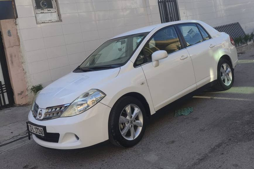 نیسان تێدا 2010 گێر ئۆتۆماتیک 
سێ شوێنی بچووکی ساردە کوتی هەیە 
بێ بۆیاخ و بێ لێدران 
سەنەوی و ژینگەی نوێیە 
231 هەزار کم ڕۆشتووە 
کەمێک تەرزە کوتی هەیە 

سعر : لە کۆمێنت داوای بکە ڕاستەوخۆ بۆت دێت 🤖 

گێر و مەکینەی بەشەرت 
هیچ کێشەیەکی تێدا نییە 

ژمارەی خاوەنەکەی 
***********
وەتسئاپ
