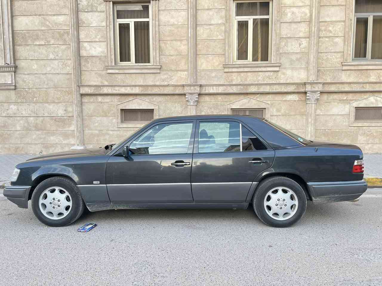 السلام عليكم دب ٩٠ للبيع كامل من كلشي  فول واي نقص مابي رقم بغداد بسمي مكان السياره بصره ***********
