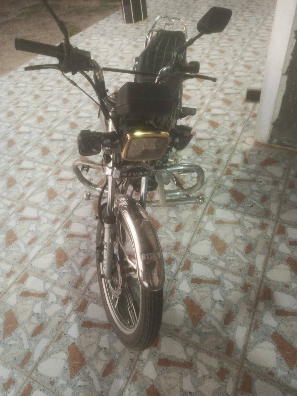 سلام عليكم دراجه للبيع سعر 450وبي مجال ***********
