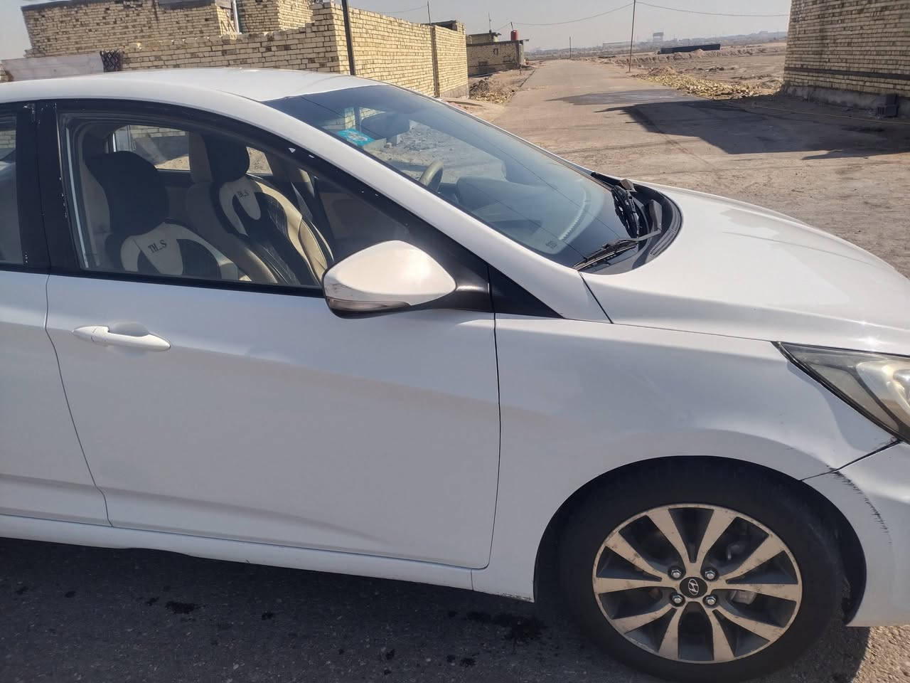 اكسنت 13مضلع خليجي محرك 1600مكفول كير بيه تأخير نمره سياره مكفوله ما عده ضربه بلدوسه  موضحه بلصوره السعر 87بيهه مجال البصره القبله 
***********
