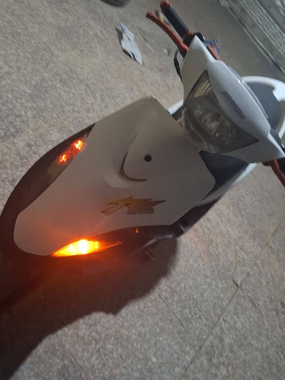 دراجه ماكس عدله دراجه خير من الله شلعه و معدل مزوده كلجات رياضي و شوفة عينك دراجه كفاله عامه من الطول لل طول السعر 1050 وبيها مجال لل شراي
*********** موجود واتساب
