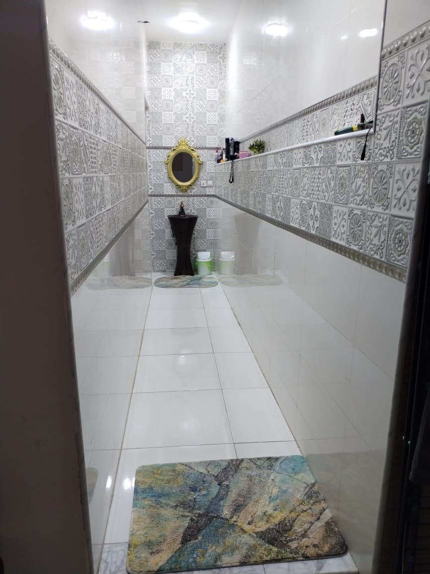 دار سكن طابو صرف مساحه 150 متر طابقين بناء حديث بناء طابوگ ركن على ساحه موقع جدا ممتاز 
3 غرف نوم هول مطبخ استقبال 
مجمعات صحيه خارجيه داخليه 
كراج سياره خدمات كامله 
مي كهرباء مدارس 
ابو غرق حي الحسين 
الأستفسار الأتصال 
***********
#الدار_المعموره_للعقار 
ملاحظه /من لديه عقار ويرغب بالبيع فقط الاتصال 
ولدينا عروض تناسب الجميع
