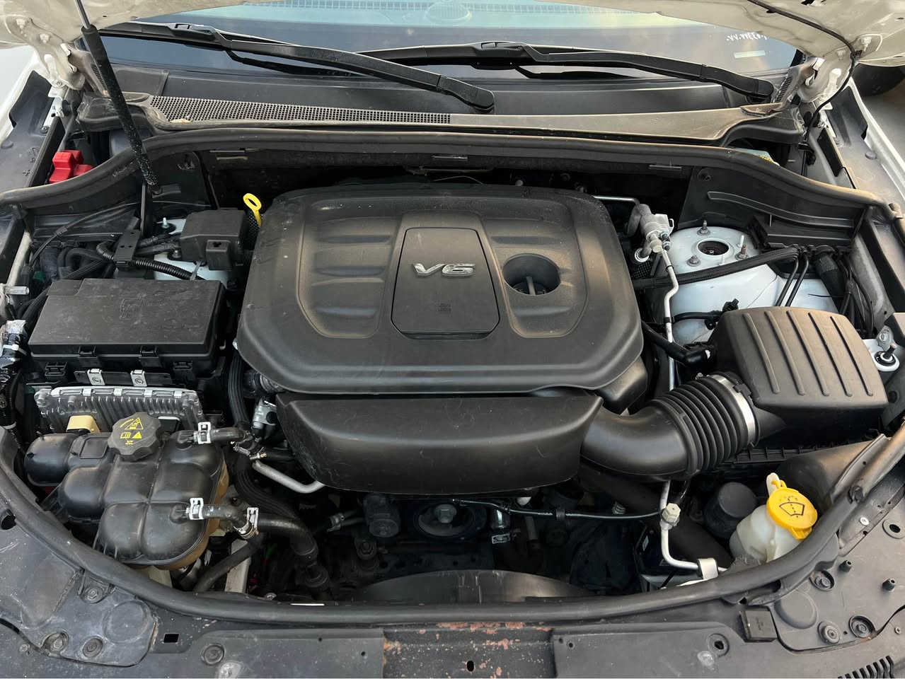 جيب لاريدو 2018 كندي فئة TRAIL RATED فول عدا فتحة 4x4 بصمة تشغيل عن بعد جكات باب خلفي شفط كهربائي  حساسات رادارات شاشة جبيرة محرك V6 3600 مامفتوح ماشية 82ميل  كشنات كهربائي كشنات جلد و مخمل تخم تايرات جديدة السيارة سيرفس كامل شركة مابيه برغي نقص داخلة كلين بدون ايرباك بالعراق صاير بيه جامرلغ و بونيد بدون دواخل  سعر 225$ تفاصيل اكثر راسل خاص او *********** كالار, السليمانية
