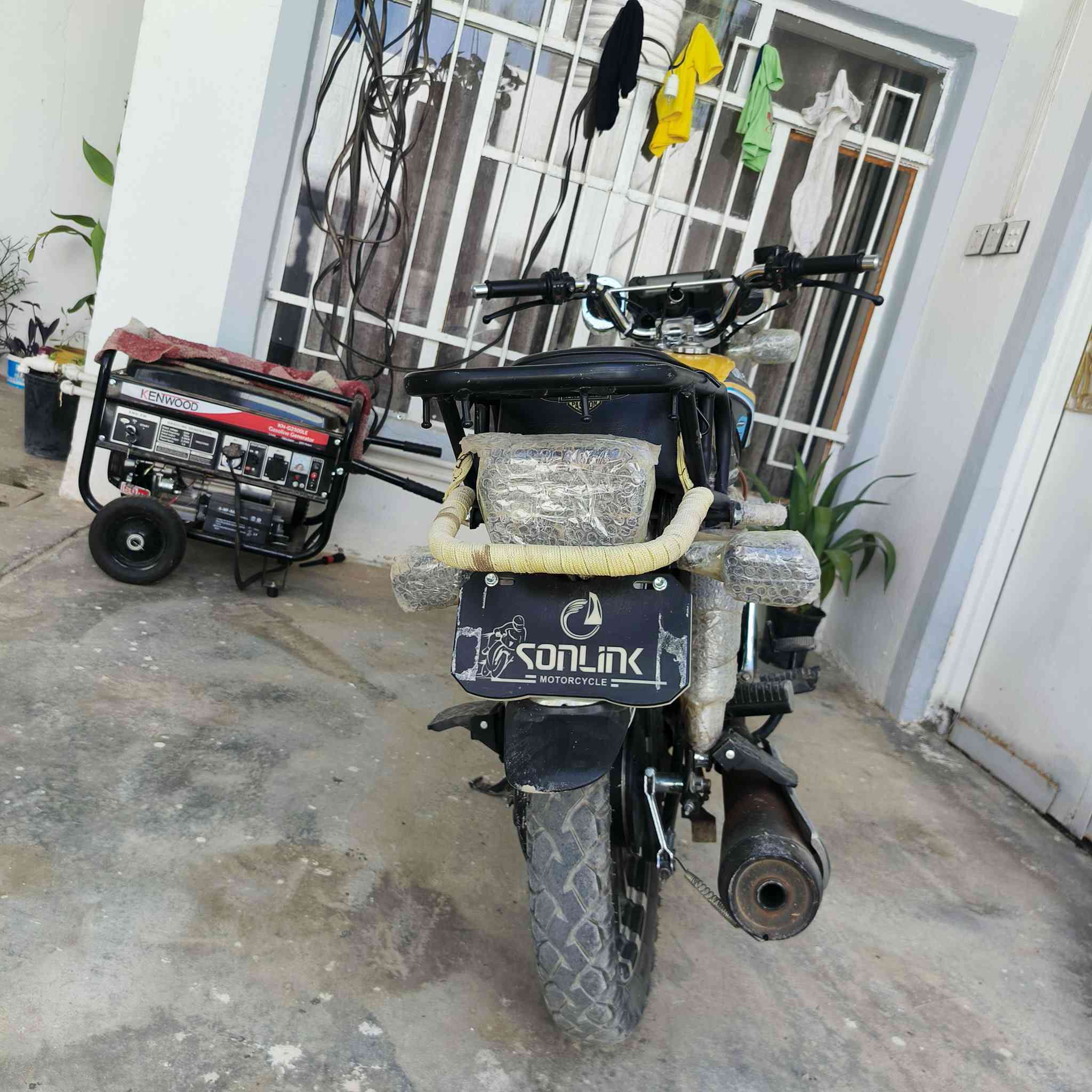 سلام عليكم دراجة للبيع موديل 24
شكل 25 نضيفة ومتوازي علا بيعتهة لسعر 350 رقمي ***********
