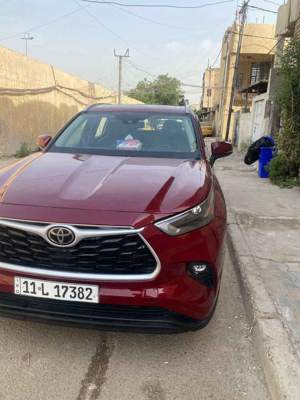 السلام عليكم للبيع او مراوس Toyota Highlander
هايلندر موديل 2022 XLe رقم بغداد  6 سلندر حادثها من امريكا قبق الصندوق فقط وبالعراق صار بيها صبغ احزام وربع القماره فقط بدون دواخل

فول مواصفات
سلايت شاشة جبيره كامرة شحن وايرلس اشاير مري تحكمات ستيرن كشنات جلد تدفئه كشانات رادارات تشغيل عن بعد اوتو هولد صندوق كهربائي بصمة ابواب وبصمة تشغيل  7 راكب 3 قطع تبريد السيارة جاهزه وماناقصها شي مكاني بغداد الغزالية وهذا رقمي للاستفسار سعرها 210 وبيها مجال ***********
