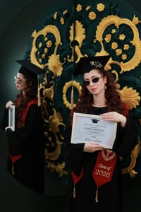 🎓✨ جلسات تصوير التخرج في ستوديو مريم ✨🎓 نوثّق أجمل لحظات التخرج بصور ا...