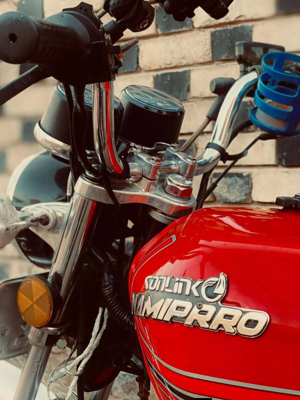 السلام عليكم رمضان كريم...
 نامه برو غطاس موديل 2023 للبيع مرقمه رقم وسنويه دراجه كفاله شرط كلجات انتنس يعني طيارة حربيه دراجه عوزهة بس سايق ستوني مبدل دهن تايرات جدد مكاني نجف/كوفه السعر 1200 وبيهة مجال 
للاستفسار *********** بي واتساب النجف, العراق
