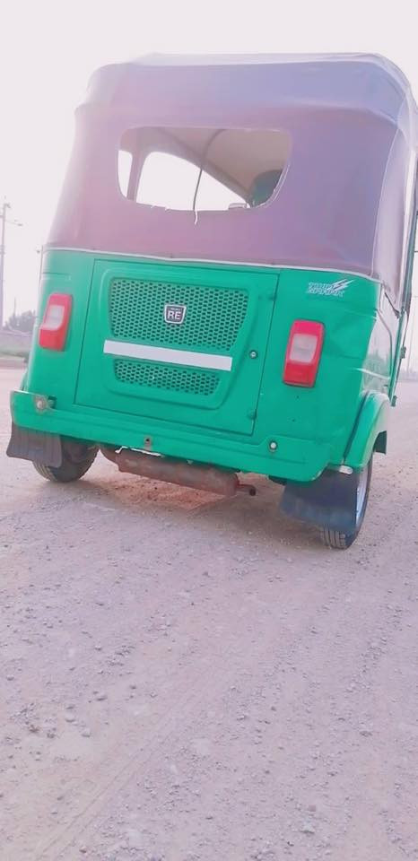 تكتك للبيع 22رقم /ذي قار /مبدل بيه بستم فقط والباقي كفاله من صبغ المعجون بيه خسفه قليله بلبكلايت مشر عليه المكان قضاء النصر *********** وايدها قفل ب4
