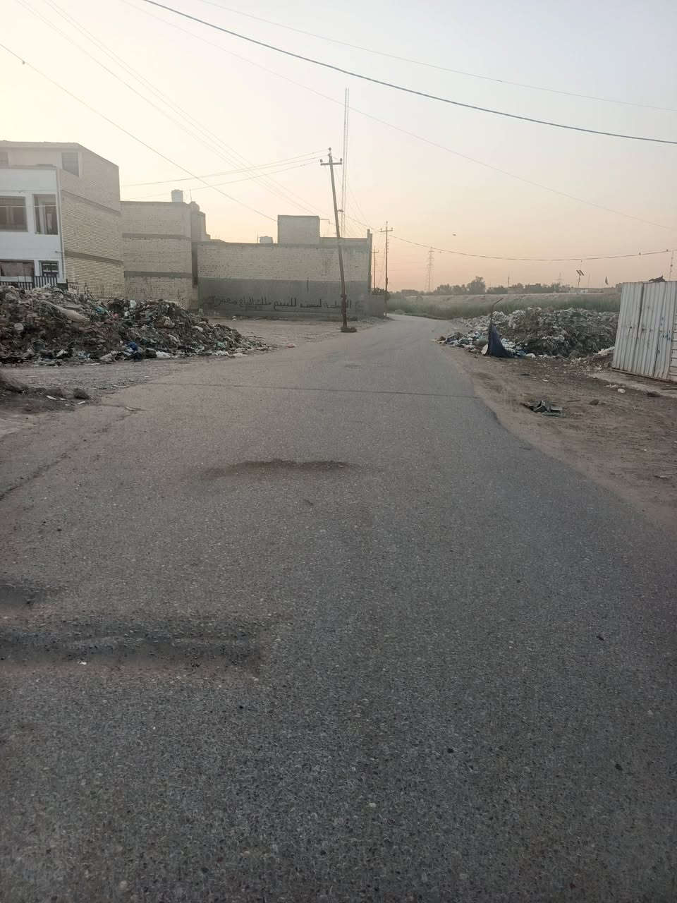 قطعه ارض لبيع بسعر بلاش مساحه 200
بدايت مربع ثالث مقابيل سواق حموشي
سند 25 تحولي باشر 
سعره مناسب 30 مليون 
تتقسم علا 100 متر طولاني يعني واجهته 10 ونزال 20
للاستفسار تصل ***********
او خاص
