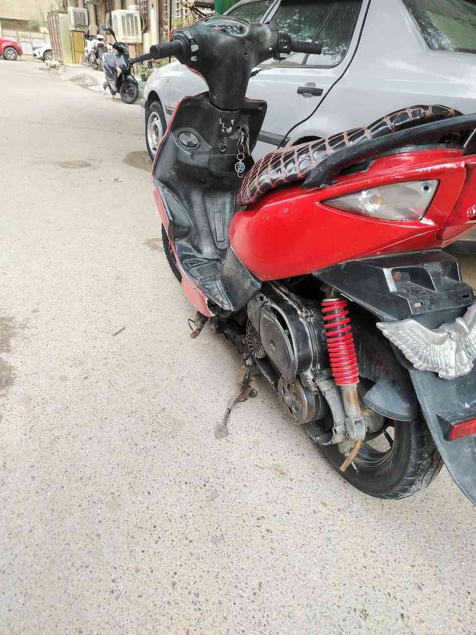 دراجه ماكس مضلع
كهرباء كله شغال بس الساعات واكفه
صالنصه ام اف مادري شسمها
باتري جديد
نقصها قبق هندر ودشلي مال سلف مرات يجلب ومرات لا
300 وبيها مجال
مكاني بغداد الحريه للاتصال ***********
