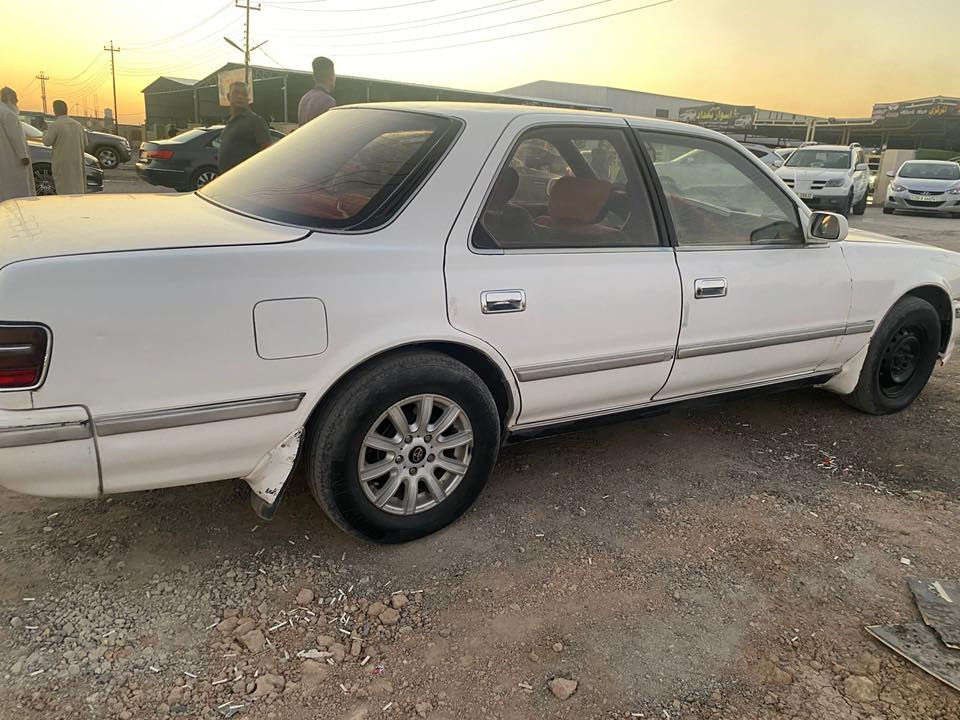 سيارة كرستا شطح تكم  ياباني محرك ٦ سلندر ٢.٥ كله نظيف وكير نظيف سيارة جديدة حلوة كاعدة بدون صبغ بيها ضربة خفيفة بالبنيد موديل ٩٢ سنوية لل ٢٧ 
اريد مراوس مارسيدس موديل ٩٢ او ٩١ نظيفة وياريت من ديالى قريب عليه وانطي فرق نتفاهم 
للتواصل ***********
