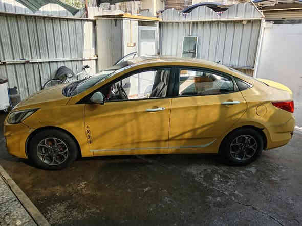 بسم الله الرحمن الرحيم
السلام عليكم ورحمته الله وبركاته 

متاح اكسنت خليجي رقم بغداد نكليزي موديل ١٣ ..مكينه ١٦٠٠ (كير عادي ) خير من الله تبريد ..باتري.. تاير ..دواخل السياره نضيفه ..غرامات نقابه مصفرة..مكاني بغداد البياع سويب...السعر ٧٤ ....السياره بسمي سنويه جديده تحويل مباشر ...***********
