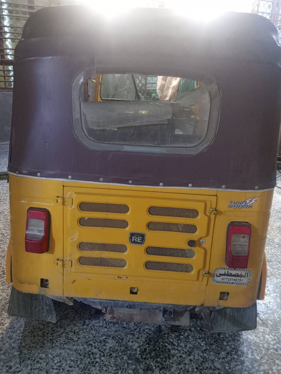 السلام عليكم تكتك لبيع موديل 20رقم وسنويه السعر 6250وبيها مجال مكاني بغداد حي البتول  جسر المشات الرقم ***********
