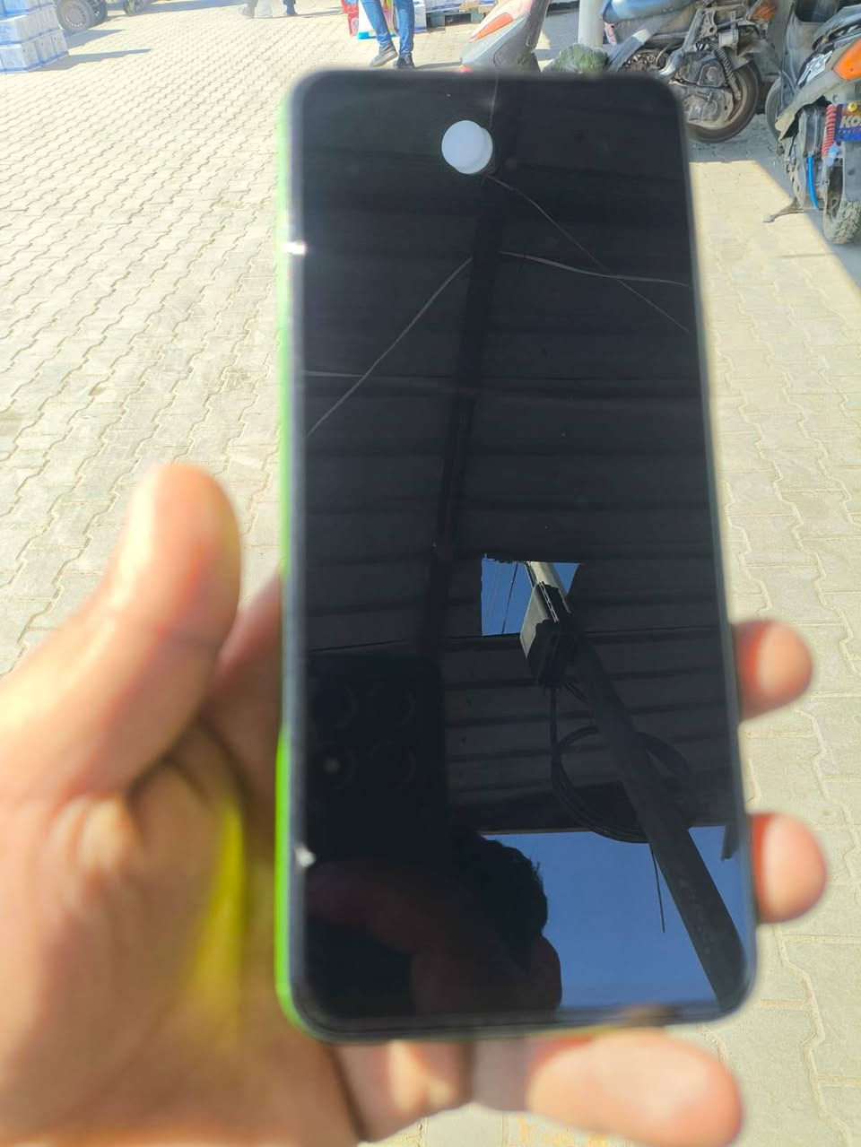 السلام عليكم عندي تلفون انفنكس نوت ١٢فايف جي مساحة ١٢٨ جهاز بس بي طكة ب الضهر وما مبينة اريد اراوسة ب بلي فور لو ثري شعندك نزل


**إذا كنت صاحب هذا الإعلان وتريد حذفه لأي سبب، رجاءا أرسل رسالة إلى الدعم الفني**