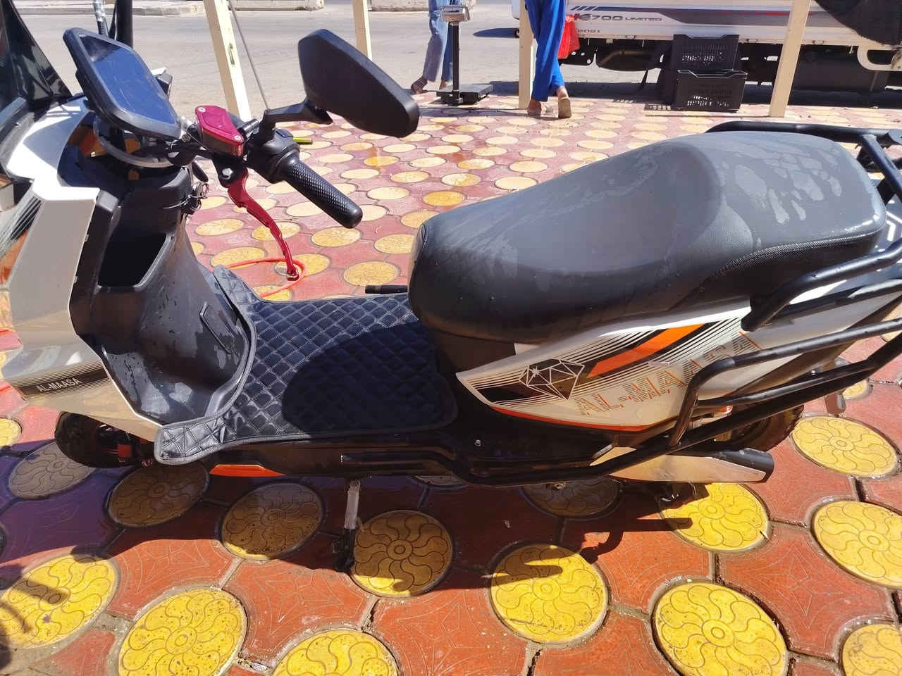 سلام عليكم للبيع مطور شحن نضيف ست بطاريات
 مكان عامريه الفلوجه
 سعر  600.
بيه مجال ‏‪***********
