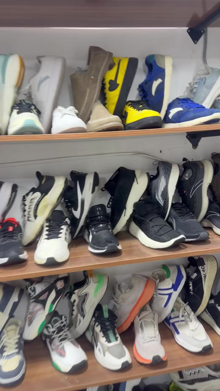 السلام عليكم 
محل الحذيه للبيع بسبب عدم تفرغي 
الي يدورله شغله حلوه مصلحه حلوه باب رزق زين يعيش منه 
الله شاهد شغل بي خير من الله موقعه حلو يم حسين ابو القيمه شارع الخنساء بدغاره  المحل أبيعه كامل بس تجي تفتح وتكعد 
أبيعه هوه وغراضه كامل وسعره مناسب
الي يحب يتواصل وياي متواجد خاص ولي يحب يستفسر هاذه رقمي هم بي وتساب ***********
