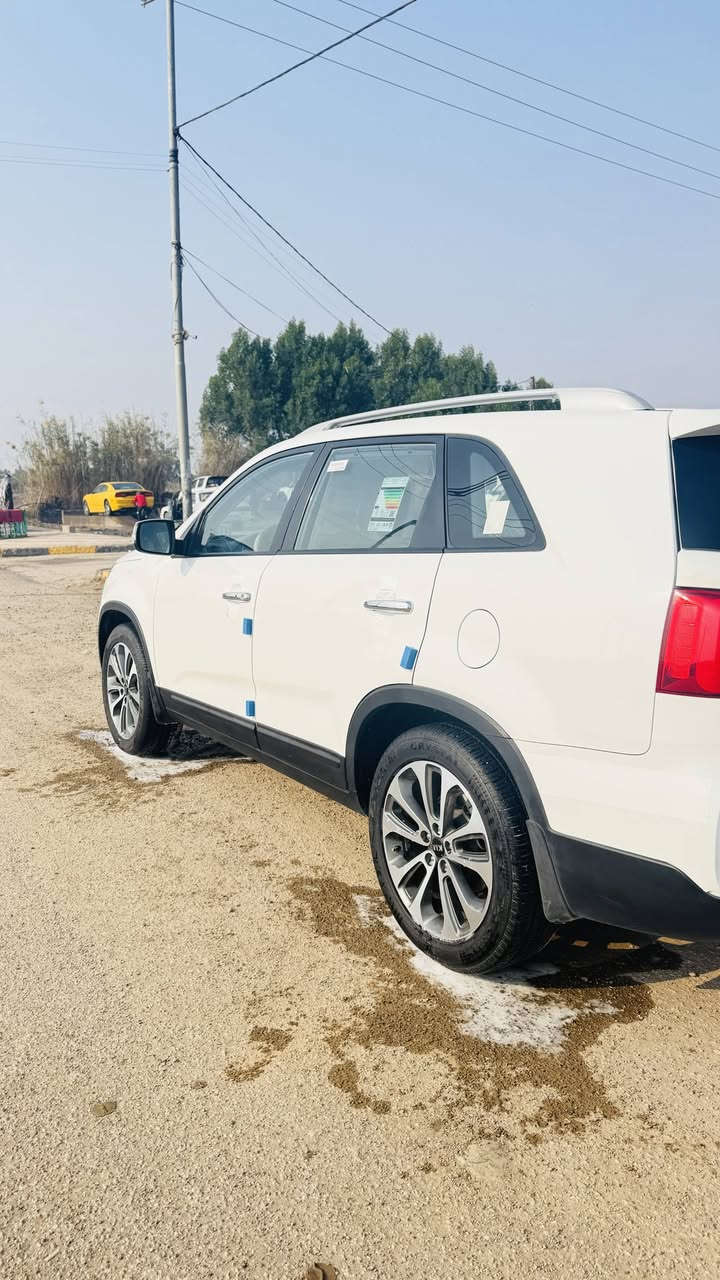 تحية طيبة
سورنتو 
موديل : 2015 
نوع :خليجي
رقم : مثنى
ماشية  150 كم
حرة
تحويل 
سبعة راكب
فول مواصفات
مكفولة كفالة عامة
مكان السيارة حالياً :الناصرية (الشطرة) 
للاتصال : ***********
