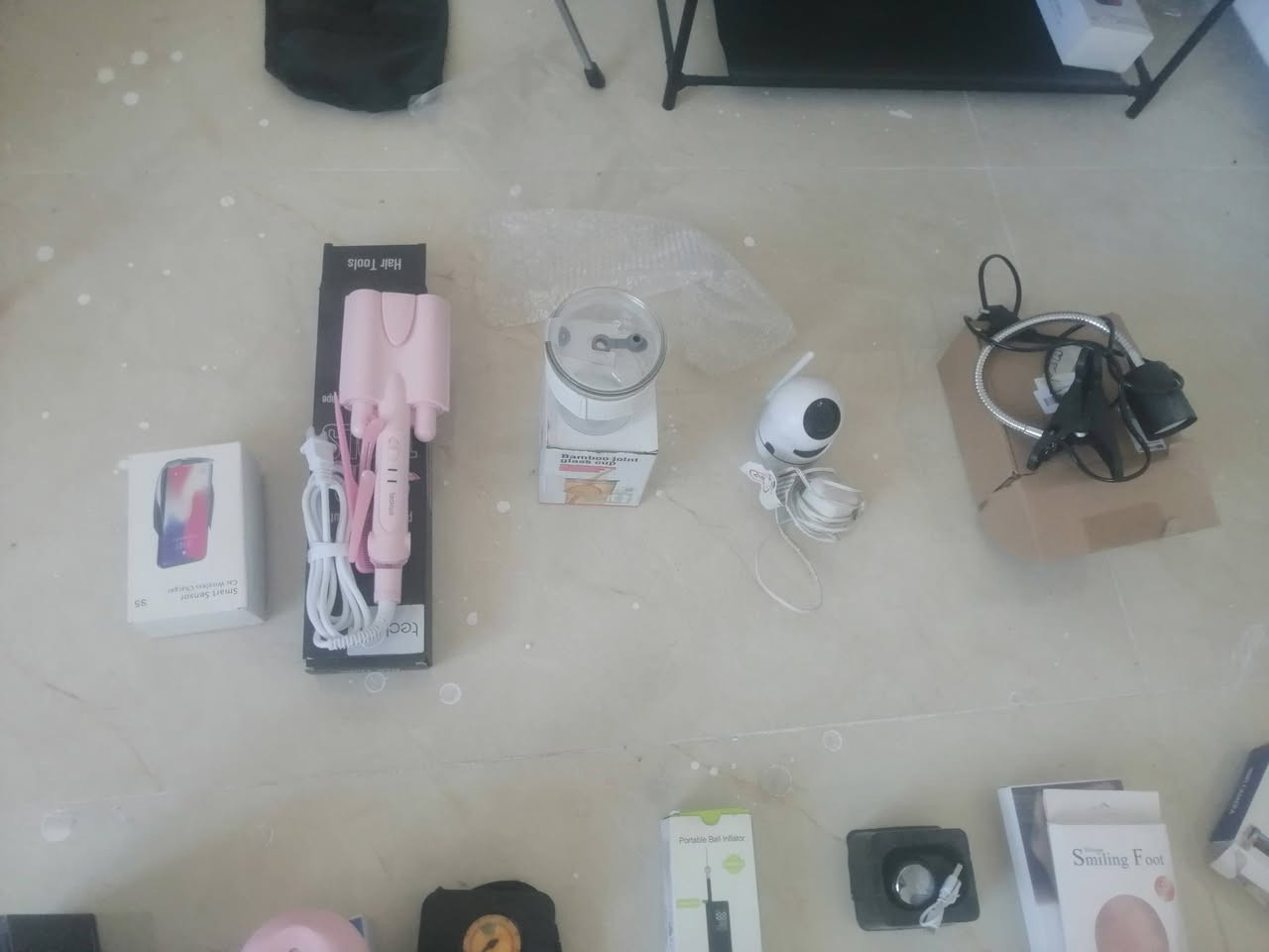 شلعه متنوعه ٢٢ قطعه سعر ٤٥ الف يعني القطعه بالفين من غير الهدايا بلاش
كامرة تصوير
كامرة تصوير اماكن ضيقه
طبله اقل شي سعرهه ١٠ الاف
مكسر مال شعر
دشبول كاوسكي نينجا
كشن هارلي خلفي
استان كامرة تصوير
منفاخ هوى تايرات شغال فقط الشاشه متشتغل
مكنسه شحن تايبسي
من غير البقيه وتجيك هدايا وياهه اكثر من قطعتين


**إذا كنت صاحب هذا الإعلان وتريد حذفه لأي سبب، رجاءا أرسل رسالة إلى الدعم الفني**