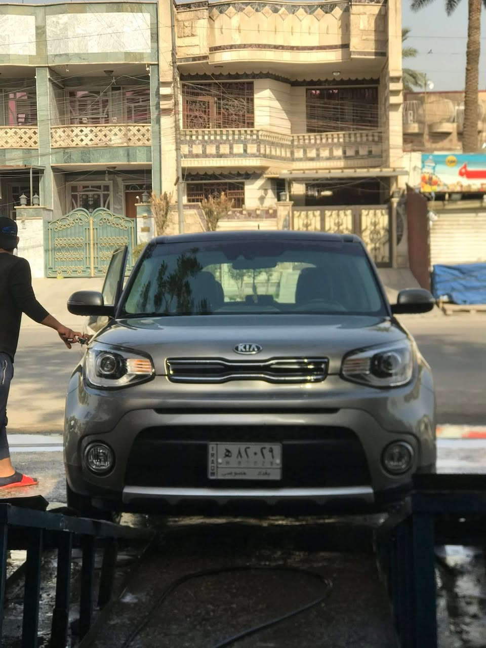 السلام عليكم
كيا صول فول مواصفات 1/1 
موديل 2018
ماشيه 39 ميل رقم بغداد
بلعراق بيها طخه بلجاملغ
ايرباكات سليمه    
محرك 2000 
بانوراما وبيه بصمتين 
كشنات جلد لونين
رادار امامي 
كشنات كهرباء تدفئه تبريد 
سستم صوت كامل 
وبعد هواي مواصفات بيها 
مكان السياره شارع فلسطين 
السعر135 ورقه وبيها مجال
 للاستفسار ***********
