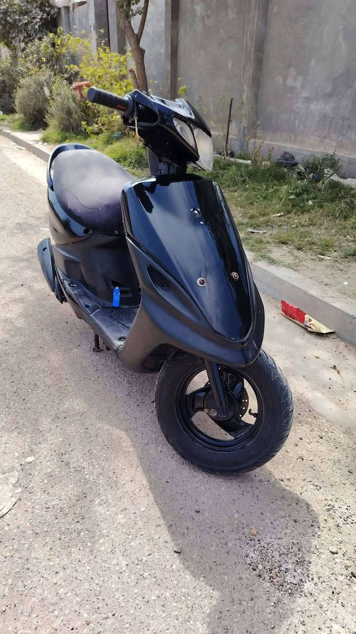 ماكس قچمه 120 دراجة جديدة محرك نظيف  ومامفتوح.كهربائيات كلها شغاله شلعة ومعدل فول فقط تحتاج باتري مكانها بغداد الشعب.الجمعيات.سعرها 300 وبيه مجال.للشراي .***********
