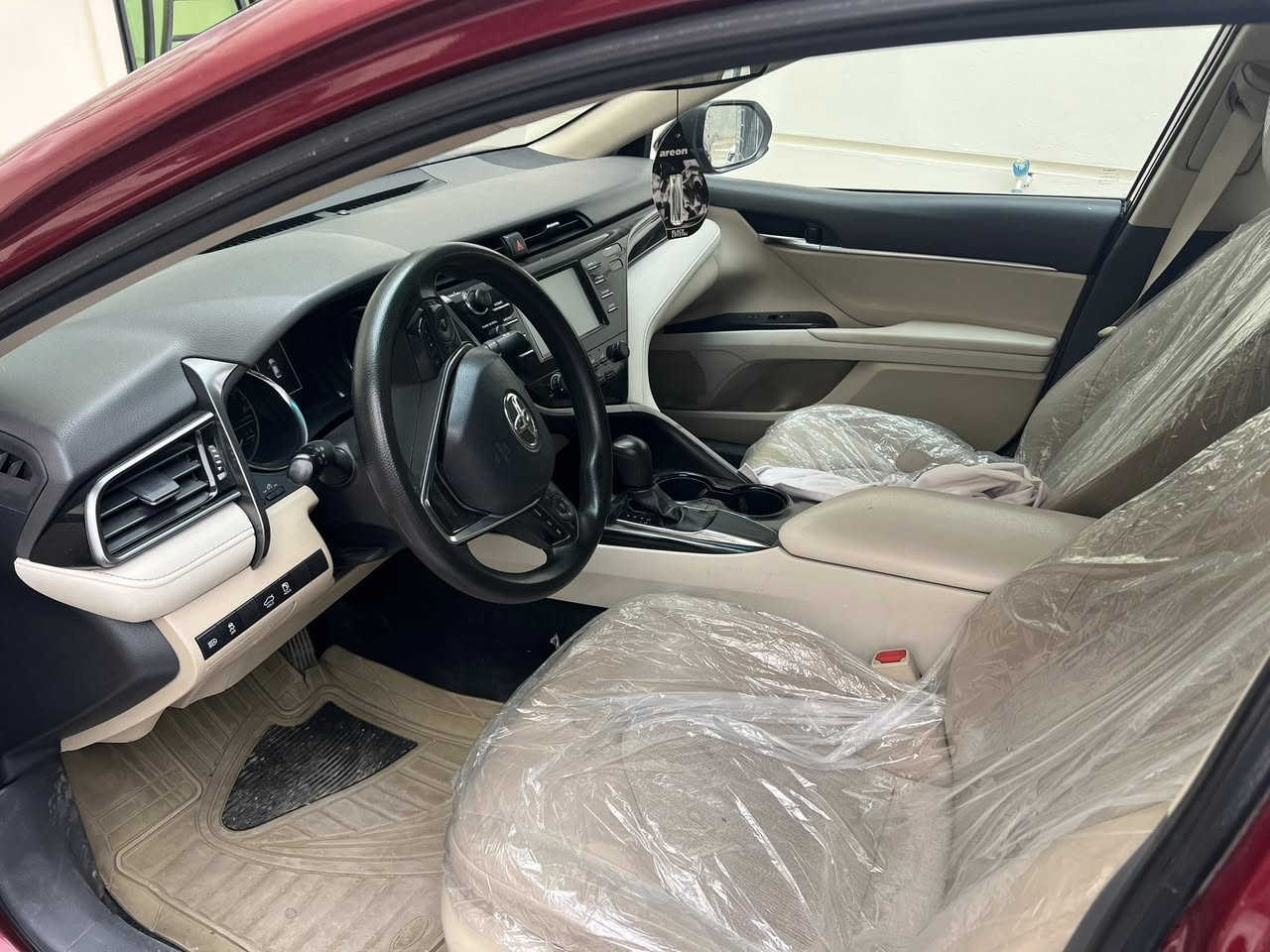 السلام عليكم من رخصه الادمن                                               كامري 2019 اربيل دولي LE بدون ايرباك داخل ابيض دشبول صاج اصلي ل البيع او مراوس حسب القناعه السعر 158 كير محرك تبريد مكفولات 
ملاحضة: السياره بيها قطع صبغ 
الاستفسار ***********
