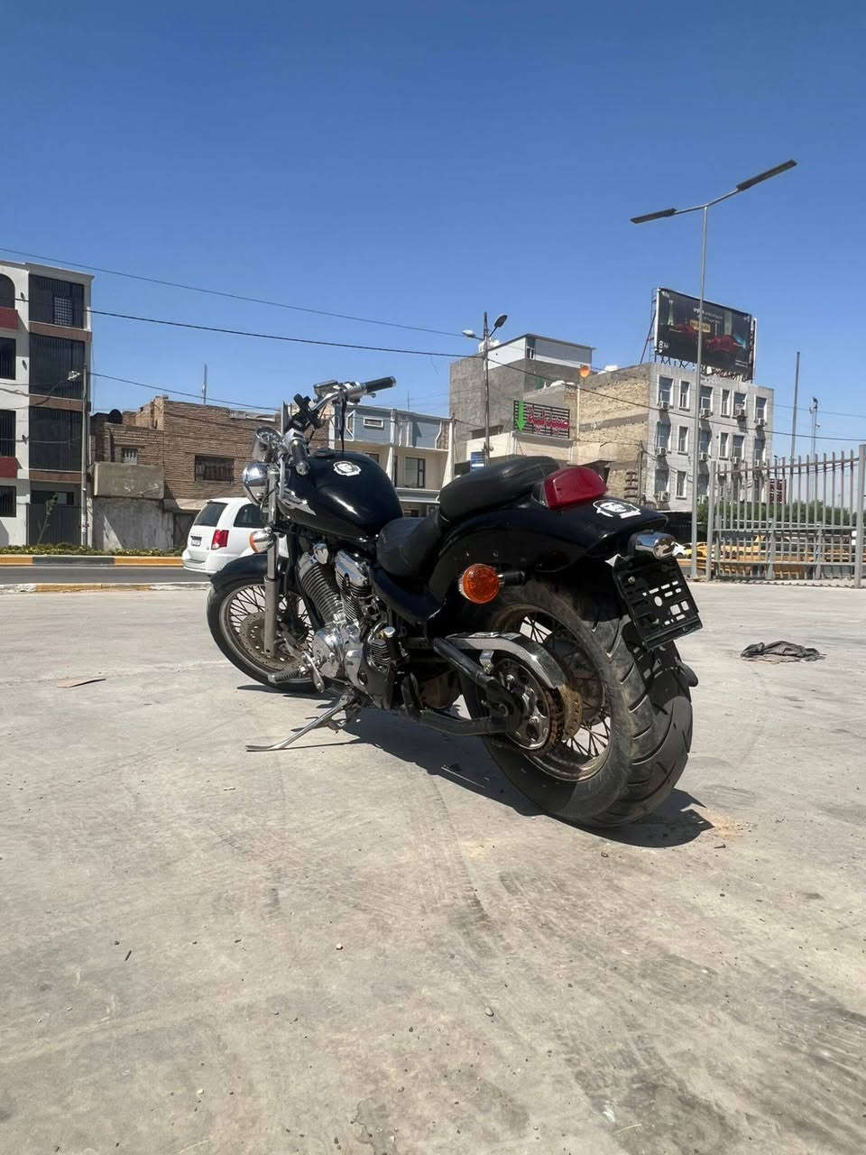 سلام عليكم
هوندا ستيد بلادي
استان كهربائي، إشارات، بك لايت، الدشبورد كله شغال، كلوب حماوة.
مكينة ممفتوحة، لا نضوح ولا تبخير، تايرات جديدة.
بيها ملاحظة بسيطة.
المكان: بغداد الحرية
رقم الهاتف: ***********
السعر: 1,150,000 دينار.
