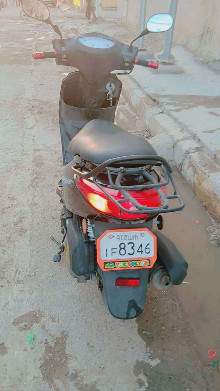 للبيع فقط بريز ببغاء ياباني سكليتر خطين  ماشيه ٣٥ الف حقيقي ما نقصها برغي مكفوله كفاله عامه لون اسود   دراجه  نص نكره الصبح دهن جديد طسه ناعمه مكينه خرسه كهربائيات كله شغال (( شراي جيب فيتر وياك افحص تقتنع يله تاخذها )) مكاني بغداد الزعفرانيه  شراي يتصل *********** السعر ٩٠٠ الف كفرات ختم واحد
