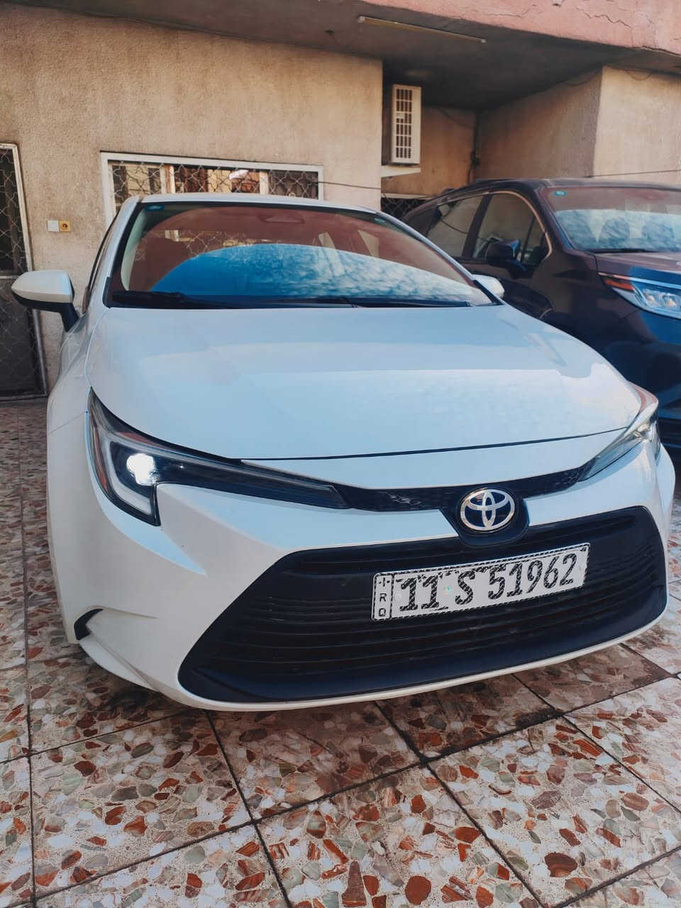 السلام عليكم
للبيع كورلا هايبرد 2024 وارد امريكي 

محرك 1800 السياره حادثه موضح بالصور 

رقم الشاصي موجود داخل المنشور 

ماشيه 23الف ميل 

بيه بنيد مبدل ومصبوغ ايرباك دركه وبردّه وراجع سيتم 

دخول جديد ورقم جديد والسياره كلش جديده 

مكان السياره بغداد حي الخضراء 

السعر 165$$$ وبيه مجال بسيط 

للاستفسار    ***********
