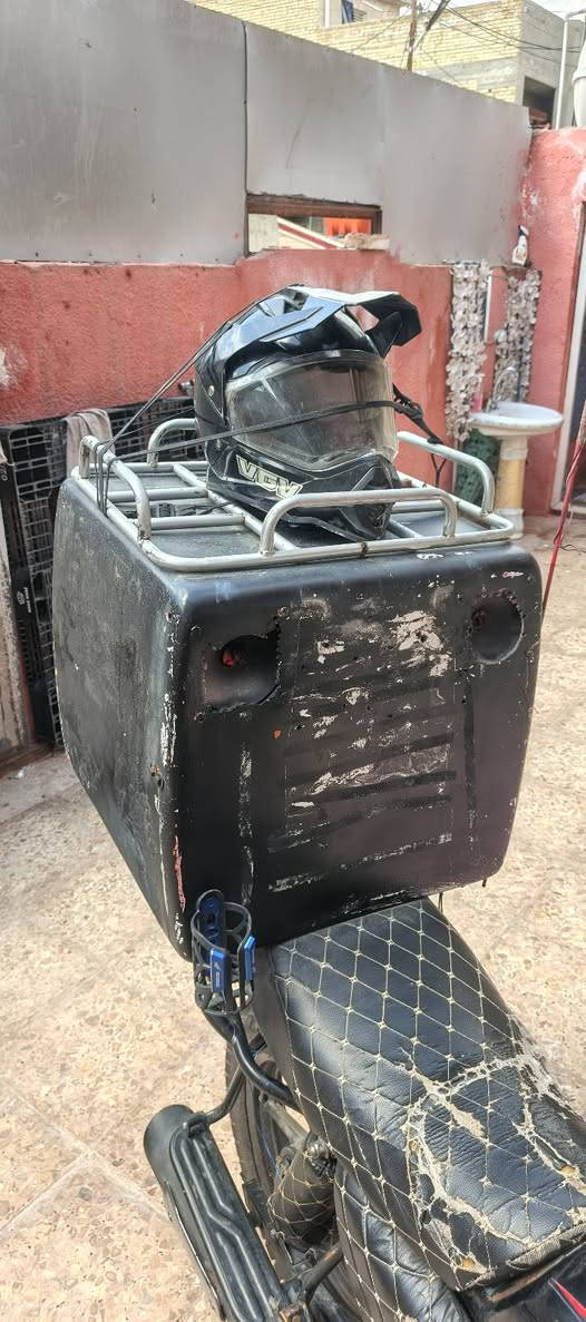 سلام عليكم( اقره المنشور كله يلا تخابرني) 
((((فقط اتصال مموجود مازنجر))))
***********//***********
بوكسر موديل ٢٢ سعر مليون قفل بدون عملة عندي ضرف وضطريت ابيعها
الاض
1 جامه ربع 
2بلوجكتر عدد ٣ ثنين اماميات و واحد خلفي (دكمة وحدها) 
3 شاحنه 
4 بوري ستان
5 ستان تلفون اصلي حديد ثقيل
6 سستم سماعات
7 ستاند بطل عدد ثنين 
8 سبياية فوك صندوك
9صندوك جبير 
10 جنطة جلد صفح
11 جنطة مال رجل 
12خوذة قفاز افجي
13هورن تك كوستر 
14درع ابو الجيوب 
انتباه!!!!!
الدراجة مرقمة بس سنويتها ضايعه وصارت مشكلة بيني وبين صاحب السنوية عندي وكالة من يمه اتكفل سرقة وعشائر انطيك رقم الولد بس ماتكفل يحول يكمل معاملتها انته ويا اني ابيع كوم حديد (((((( كووم حديد )))))
