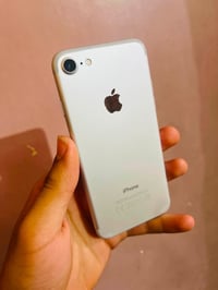 ايفون ٧ • ٣٢ • بطارية ١٠٠