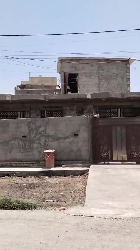 السلام عليكم يوجد لدينا دار للبيع ركن مساحه 120 م واجهه 10 ونزال 12 طابق واحد فقط يحتوي الدار على استقبال +مطبخ +ساحت درج داخلي +غرف نوم عدد 1 +حمامات عدد 2 نوع الملك طابو زراعي سند 25اقرار محكمه جميع الخدمات موجوده ماء وتبليط وكهرباء ومدارس قريبه +تشجير العنوان بغداد الدوره البوعيثه مجمع النسور الأول قرب شارع العام شارع البوعيثه الرئيسي الاستفسار اتصل على هاتف *********** /***********
