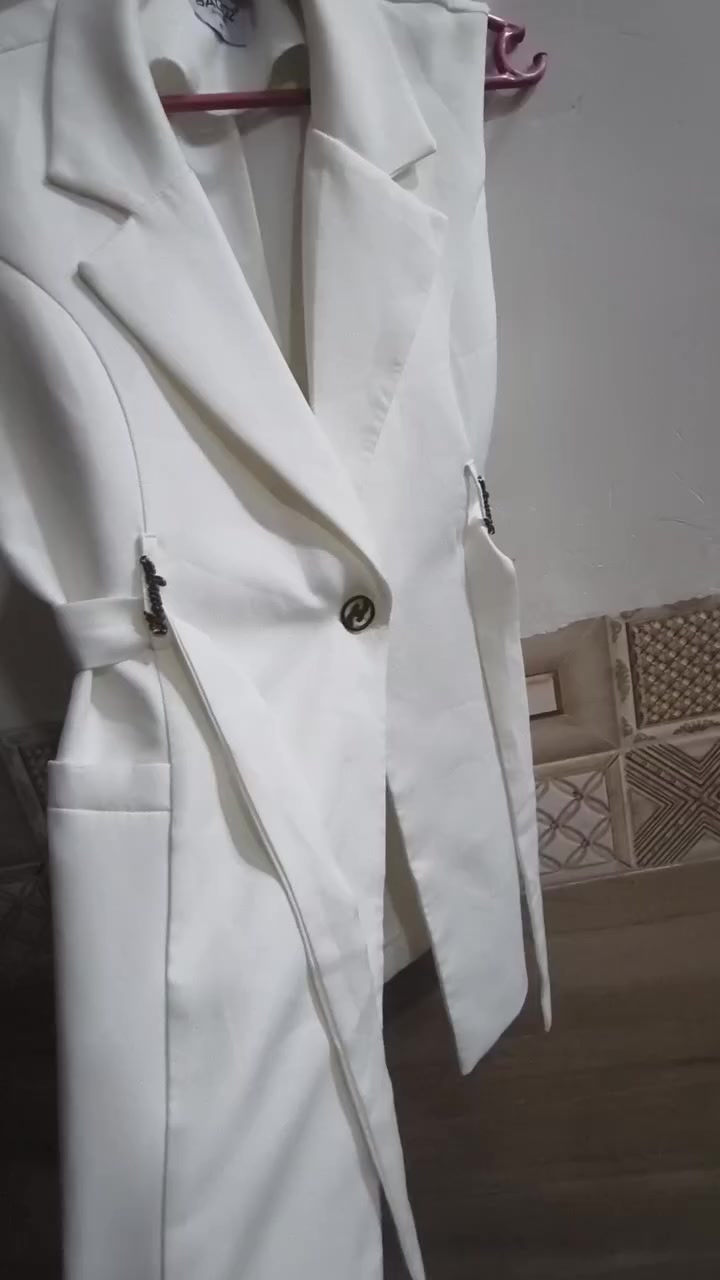 وصيت هذا من بغداد وطلع عليه صغير قياس 46 لونه ابيض هو والتوصيل 30 وصيته واريد قفله ب 20 لان ملابسته ولا مره جديد


**إذا كنت صاحب هذا الإعلان وتريد حذفه لأي سبب، رجاءا أرسل رسالة إلى الدعم الفني**