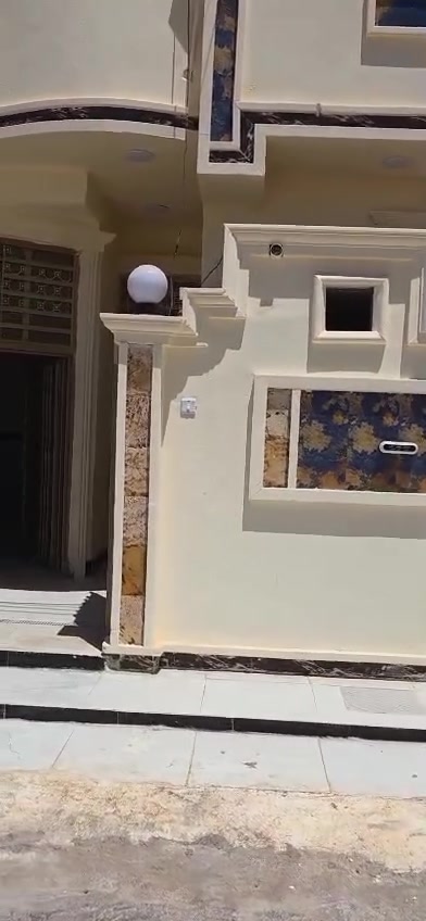 بيوت 2البيع صفه مساحه كل بيت 100م مجمع حجي حسن لاوله بدايت الشارع الاستفسار 📞 ***********
