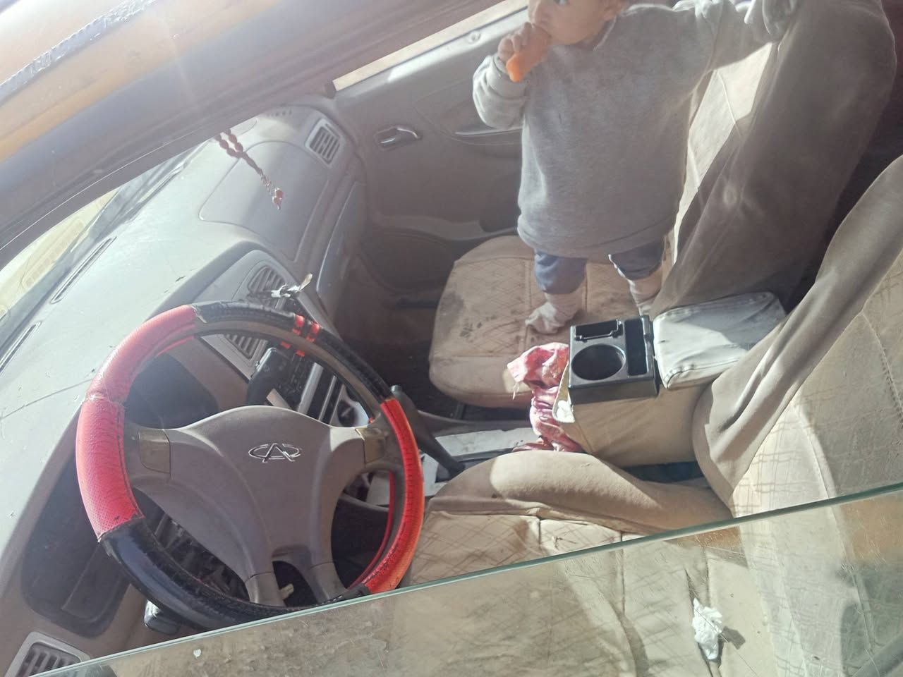 بسبب الوعود الكاذبة تم اعادة النشر مع تنزيل السعر إلى 23بدون عملة الشراي يتصل اويراسل مازنجر رقم الهاتف ***********سيارة بيهة نقوصات كلش بصيتة يدات بوب وقفل بونيد كير محرك خير من الله وتاير نص عمر سيارة مال خبزة..والرزق على الله.
