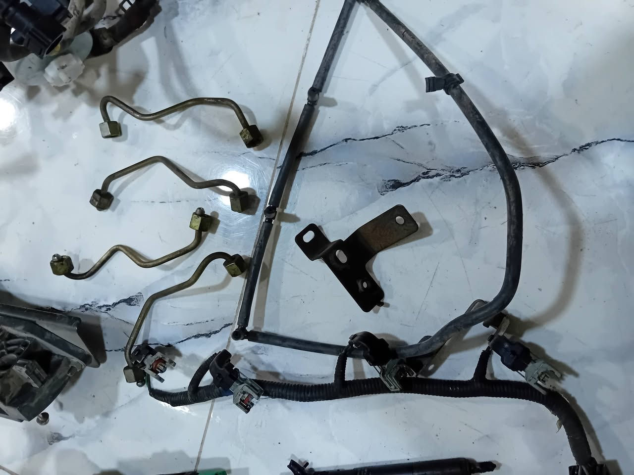 سڵاو عەشیای کیای انجکتەر بەکاملی هەمووی بۆفرۆشتن لەسەر سەیارەی خۆم داگیراوە سێ هەزاری انجکتەر مەکینە ڕەش
هەمووی بێکەوە دەفرۆشم خوار هەموو بازاڕ
***********
