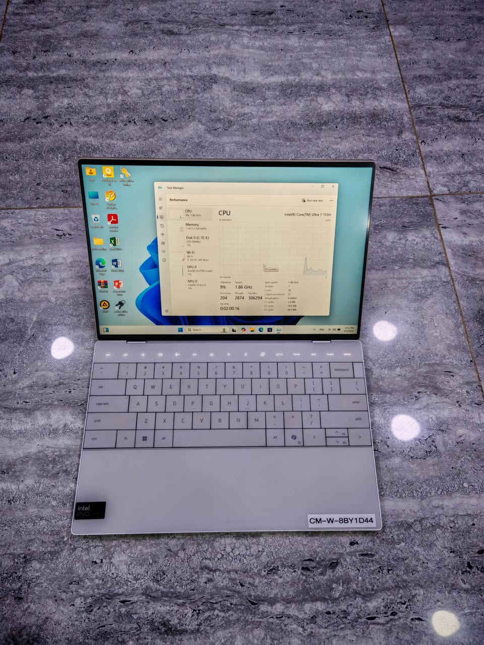 💻 لابتوب المستقبل والنخبة.. Dell XPS 13 9340 بمُعالج الذكاء الاصطناعي!
​أصحاب الفخامة والتميز، عشاق التصميم الخارق والأداء الذكي.. نقدّم لكم التحفة الفنية الأحدث والأندر من Dell، لابتوب مخصص بالكامل لتقنيات الذكاء الاصطناعي بفضل شريحة الـ NPU الثورية! ✨
​⚡ Dell XPS 13 9340 ULTRA 7 ⚡
سوبر سوبر سلم (Super Super Slim)، غلاف معدني بالكامل، وخفيف الوزن لدرجة مذهلة.. روعة التصميم الأنيق تلتقي مع المستقبل!
​🔥 السعر المفاجأة: 1,100,000 دينار عراقي فقط!
​⚙️ المواصفات الفنية الخارقة:
​المعالج: Intel Core Ultra 7 155H (جيل حديث يدعم تقنيات الذكاء الاصطناعي وتوفير الطاقة الخيالي).
​الهارد: 512GB NVMe (سريع جداً وقابل للتطوير والزيادة).
​الشاشة: 13 بوصة بدقة (1920x1200) ألوان ساحرة وحواف شبه معدومة.
​الكيبورد: عربي-إنكليزي مضيء (Backlight Ar-En).
​الملحقات: شاحن Dell الأصلي.
​النظافة: نسبة نظافة عالية جداً تصل إلى 97%.
​✨ مميزات استثنائية تجعله فريداً من نوعه:
​أزرار الوظائف اللمسية المضيئة (Touch Function Row): يتميز هذا الموديل بإلغاء الأزرار العلوية التقليدية (F1-F12) واستبدالها بشريط لمسي بالكامل يعمل بتقنية LED، يتغير بسلاسة تامة ويمنح اللابتوب مظهراً مستقبلياً لا مثيل له.
​لوحة لمس مخفية (Seamless Glass Touchpad): التراك باد مدمج بالكامل تحت زجاج مسند اليد بدون أي حواف مرئية، مما يعطي تصميماً انسيابياً مذهلاً.
​محرك الذكاء الاصطناعي المستقل (NPU): المعالج يحتوي على وحدة معالجة عصبية مخصصة للذكاء الاصطناعي، لتشغيل البرامج الذكية، توليد الصور، وتعديل الفيديو بسرعة البرق وبدون استهلاك للبطارية.
​🛡️ ضمانك وثقتك معنا:
​فحص قبل الاستلام: يمكن للزبون فحص اللابتوب وتشغيله والتأكد من كافة المواصفات قبل الدفع.
​الضمان: ضمان لمدة 5 أيام للفحص، وفي حال وجود أي خلل مصنعي يستبدل الجهاز بنفس الموديل حصراً.
​📍 العنوان: بغداد - شارع الصناعة - مجمع الرياش - مكتب اليسر
📞 للتواصل والحجز: ***********
​الكمية محدودة جداً.. احجز قطعتك الآن وتميز بالمستقبل! 🌟
​💡 شرح إضافي لك (عن مميزات الموديل):
​لابتوب Dell XPS 13 9340 يُعتبر القمة في فئة الـ Ultrabooks الفاخرة، وإليك نقاط قوة إضافية يمكنك استخدامها أثناء الشرح للزبائن في التعليقات أو الرسائل:
​معالجات الـ Ultra وتغيير قواعد اللعبة: معالج Ultra 7 155H ليس مجرد معالج سريع، بل يحتوي على كرت شاشة مدمج قوي جداً وهو Intel Arc Graphics، والذي يقدم أداءً رسومياً قريباً من الكروت المنفصلة، مما يجعله ممتازاً للتصميم والمونتاج الخفيف بجانب العمل المكتبي والذكاء الاصطناعي.
​شريط الأزرار العلوية (Capacitive Touch Row): هذا الشريط اللمس المضيء بـ LED يضفي لمسة فخامة عالية؛ حيث تختفي الأزرار عند إطفاء الجهاز وتضيء بمجرد تشغيله، ويمكن التحويل بين أزرار الوسائط (خيار الصوت والسطوع) وأزرار الـ F التقليدية بضغطة زر واحدة.
​التصميم والخامات (CNC Aluminum): الهيكل مصنع من ألمنيوم مقطوع بالكمبيوتر (CNC) عالي التحمل، والداخل مغطى بزجاج الكوريلا غلاس، مما يمنحه ملمساً بارداً وفخماً ومقاومة ممتازة للصدمات رغم وزنه الخفيف جداً (حوالي 1.19 كغم فقط).
​شاشة الـ InfinityEdge: الشاشة تأتي بأبعاد مريحة للعين والقراءة (16:10)، بحواف نحيفة جداً من الجهات الأربع، مما يعطي انطباعاً بأن الشاشة أكبر من حجمها الفعلي.

