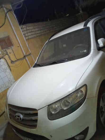 سلام عليكم للبيع سنتافية موديل 12 سبعة راكب رقم بغداد باسمي بيه صبغ ربع من البنيد وشخط بل بابين من جهة اليمنى ومصبغات على كد شخط والباقي مكفولة العنوان كاظمية دولعي سعر 155 وبيه مجال أي استفسار هذا رقمي ***********
