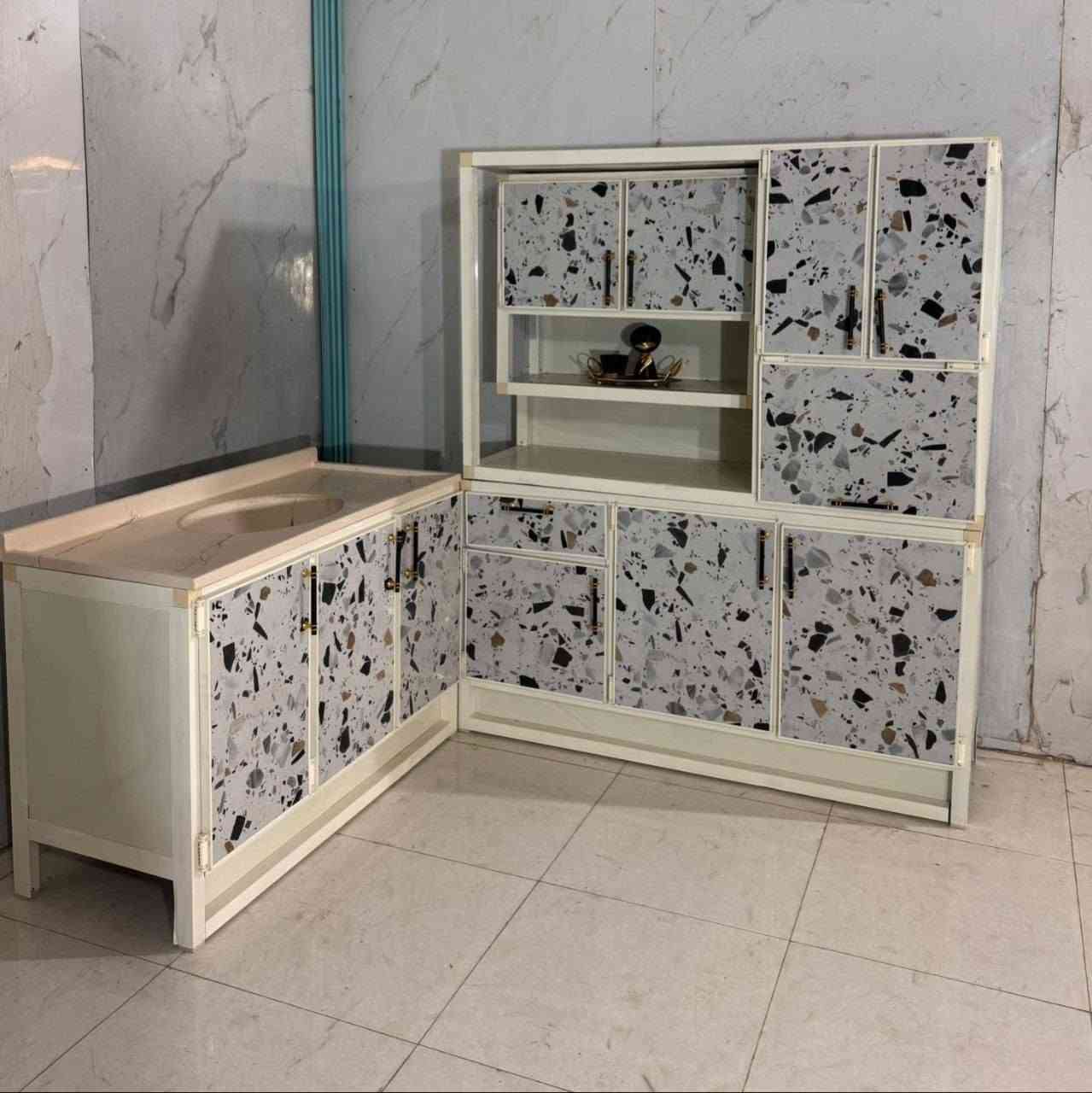 كاونتر ارضي وملحق متر ونص 
سنك  متر وعشرين 
السنك مرمر صناعي


**إذا كنت صاحب هذا الإعلان وتريد حذفه لأي سبب، رجاءا أرسل رسالة إلى الدعم الفني**
