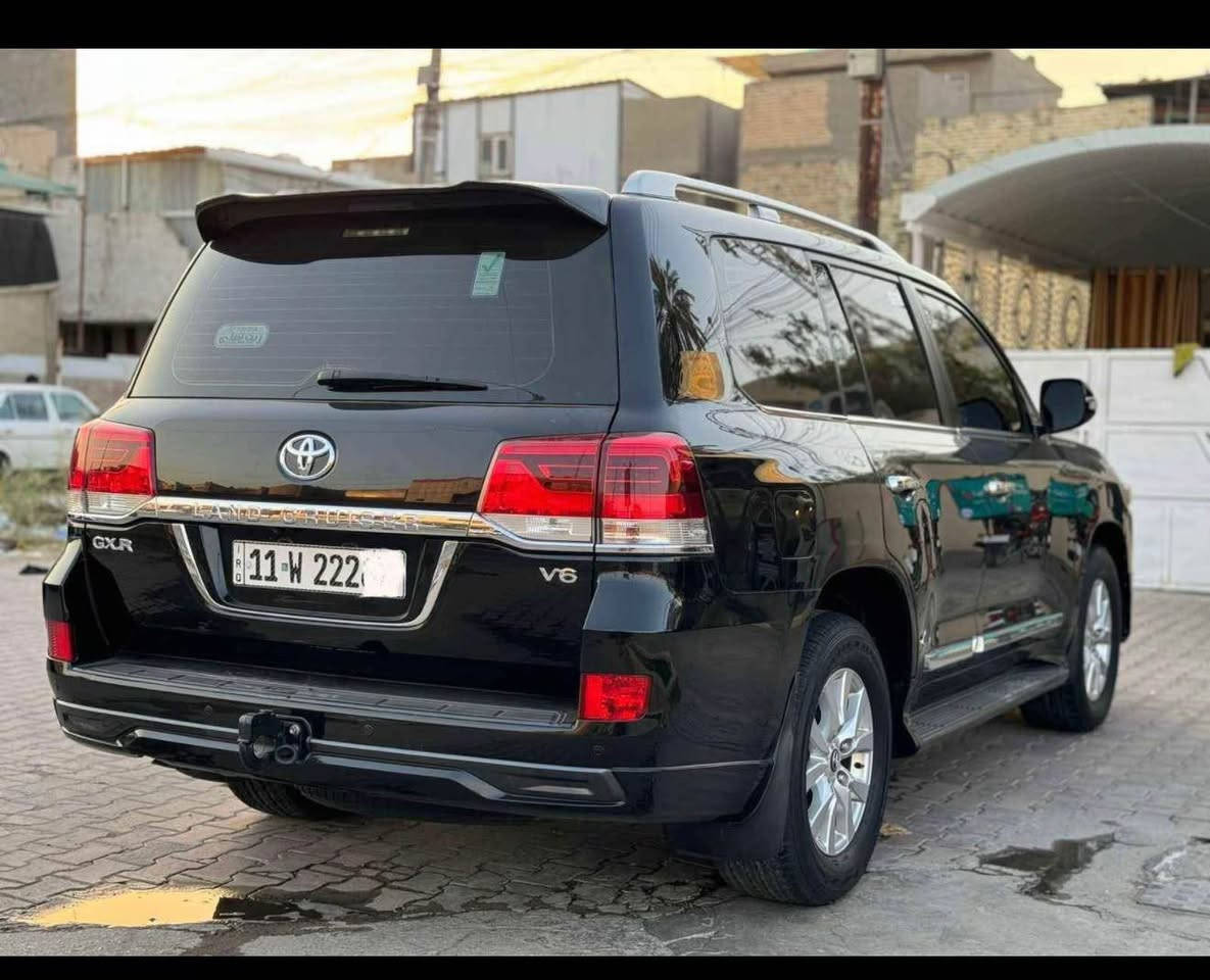 السلام عليكم 
للبيع لاندكروز Gxr جديدةموديل 2017 فطيم اصلي باب اول رقم بغداد جديدمشروع وطني مميز سنوية وهزة جديدة سيارة جديدة بيها بارد صبخ دوسه باب خلفي فقط كير ومحرك وصدر مكفولة تخم تايرات جديد شركةاصلي استخدام شخصي 
المواصفات 
1.ايرباك 8
2.كشنات جلد كهرباء
3.داخل بيجي 
4.تشغيل عن بعد 
5.حساسات امامية خلفية
6.مرايا كهرباء 
7.ثلاجة 
8.كامرة 
9.لايتات زنون
10.تحكمات استيرن 
11.موس وتحكمات 
12.انارة داخلية 
13. تغليف ppf
13. وبعد هواي مواصفات مال فطيم 
السعر 52000 وبيها مجال بيع فقط  استخدام مال بيت للاستفسار الاتصال على الرقم *********** بغداد, العراق
