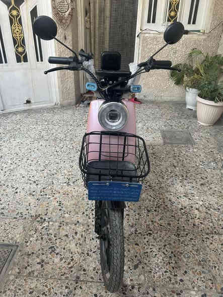 دراجه شحن ار9 نضيف كلش صار اقل الشهر من اخذته للبيع سعر 450 الف وبيه مجال مكاني العبيدي حي الرئاسه الرقم***********
