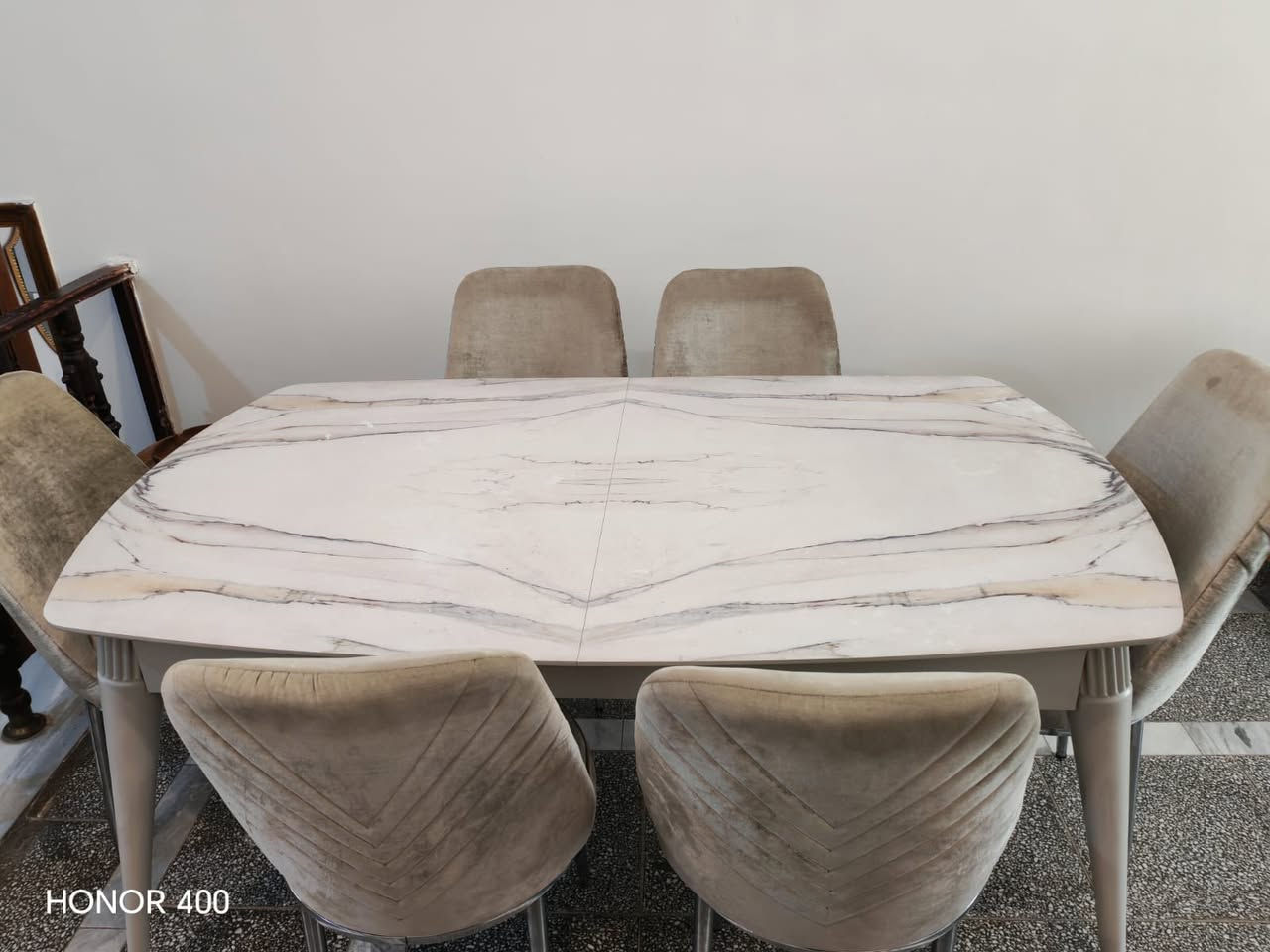 السلام عليكم ميز طعام  ٦ كراسي ويتكبر ويتصغر يصير ٨ كراسي مع كونسول من هوم سنتر 
نضيف جدا 
السعر ٣٠٠ 
للتواصل خاص


**إذا كنت صاحب هذا الإعلان وتريد حذفه لأي سبب، رجاءا أرسل رسالة إلى الدعم الفني**
