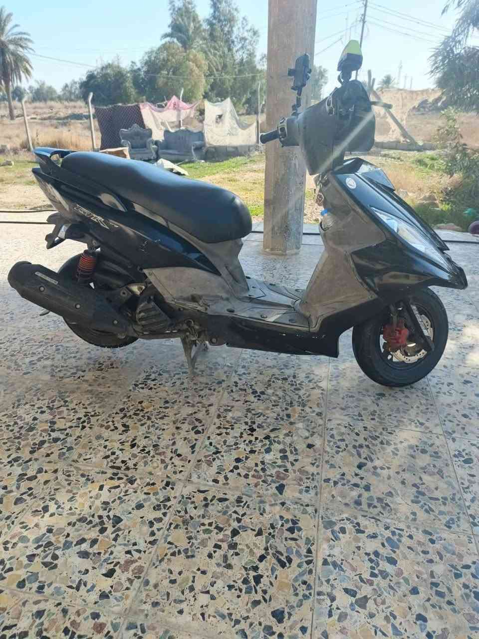 السلام عليكم دراجه جي تي ار نوزل
نضيفه كلش مال رمبه ما صار شهر من اخذته 
مكينه وكهربائيات كله مكفول 
دراجه شاهد الله ما متعوبه 
مكان بغداد الشعله
السعر 1100وبيها مجال 
رقمي ‏‪***********‬‏/***********
