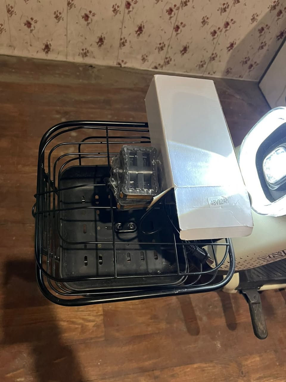 السلام عليكم
دراجة شحن (جديدة) 

صار اسبوع من ماخذها 

مديل 2026 لونها كلش حلو 

شركت الريان السعر 350 فقط 

للتواصل واتساب  ***********
