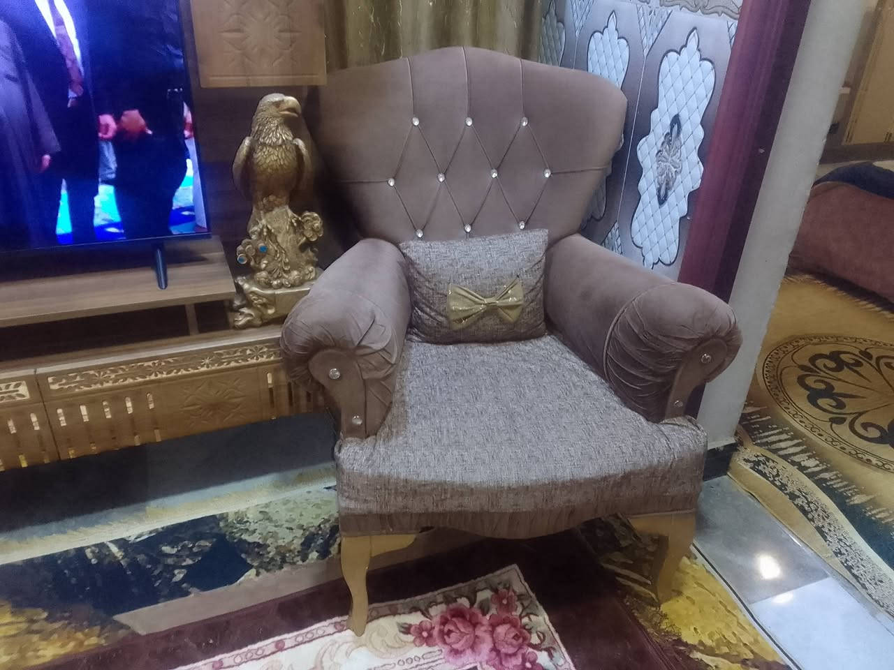 السلام عليكم نص تخم قنفات للبيع
السعر 300 وبي مجال 
مكانب نجف كوفه شارع المطار القديم
***********
