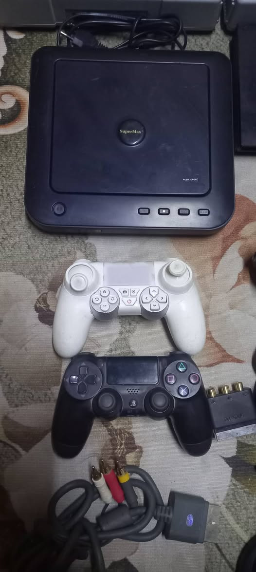 شلع للبيع بي شغال وبي فحم وبي ما مفحوص ابيع فحم ٤٠ الف مع التوصيل
DVD عدد٢
بلي تو ١
اتاري عدد ٢ 
يدات بلي تو ٤
يده بلي فور ١
فيشه اكس بوكس اورجينال ١
فيشه وتحويله اكس بوكس ٣٦٠
شاحنة بطاريه ١
يدة سيكا واير ليس ١
يدة سيكا واير ٢
يدة اتاري عدد ٢
شاحنة بلي فور عدد ١
يدة اكس بوكس ١
اتاري عدد ١


**إذا كنت صاحب هذا الإعلان وتريد حذفه لأي سبب، رجاءا أرسل رسالة إلى الدعم الفني**